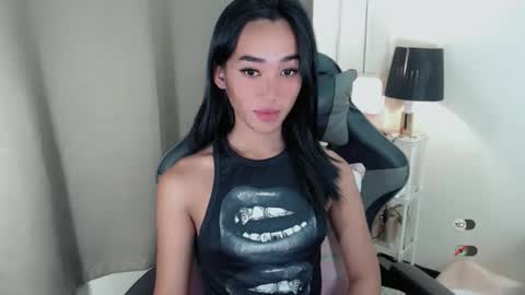 Snapshot of ami_lewis chatting on 10/29/25, 11:06 JOANNA online show from 10/29/25, 11:06