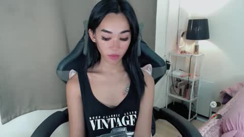 Snapshot of ami_lewis chatting on 11/18/25, 07:35 JOANNA online show from 11/18/25, 07:35