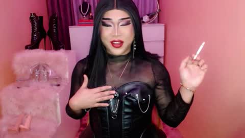 Queen Mireska online show from 10/10/25, 02:05