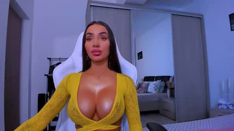 Snapshot of amiracataleya chatting on 01/20/25, 03:50 Arinna online show from 01/20/25, 03:50