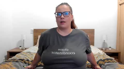 Amira Vyxen online show from 09/30/25, 01:32