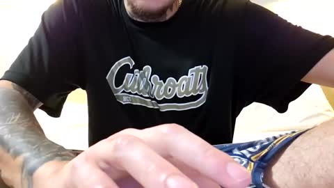 amiri_sweater online show from 11/30/25, 09:13