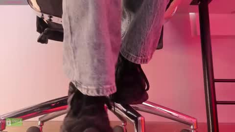 Amelia online show from 11/29/25, 05:10