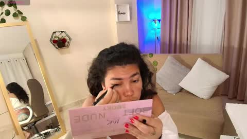 Snapshot of ammelya chatting on 02/12/25, 07:45 Amelya online show from 02/12/25, 07:45