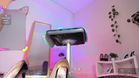 Snapshot of ammelya chatting on 10/08/25, 07:44 Amelya online show from 10/08/25, 07:44