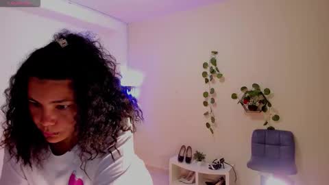 Snapshot of ammelya chatting on 10/13/25, 07:25 Amelya online show from 10/13/25, 07:25