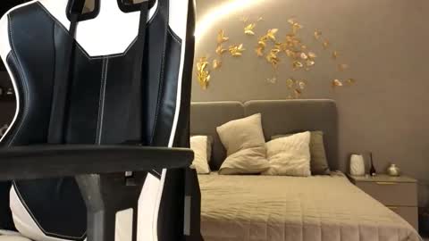 Ammy  dont forget to thumbs up me  online show from 10/23/25, 09:08