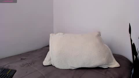 Snapshot of ammyrose_1 chatting on 09/17/25, 03:46 ammy online show from 09/17/25, 03:46