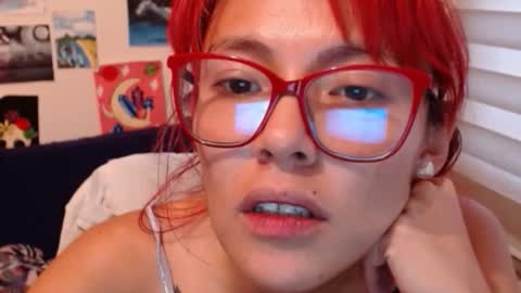 yisel online show from 10/26/25, 09:42