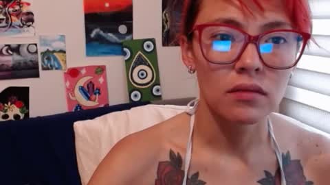 yisel online show from 10/31/25, 05:03