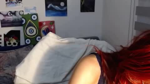 yisel online show from 11/06/25, 04:02