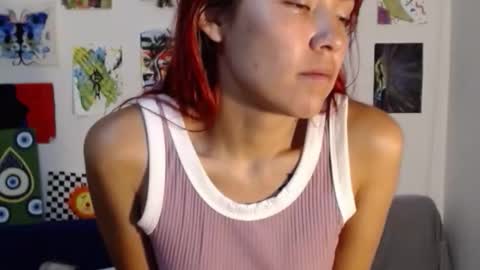 yisel online show from 11/23/25, 02:11