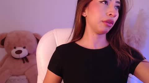 Snapshot of amonet_x chatting on 10/21/25, 10:16 Sophi online show from 10/21/25, 10:16