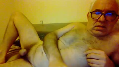 Snapshot of amstel69 chatting on 10/03/25, 03:20 amstel69 online show from 10/03/25, 03:20