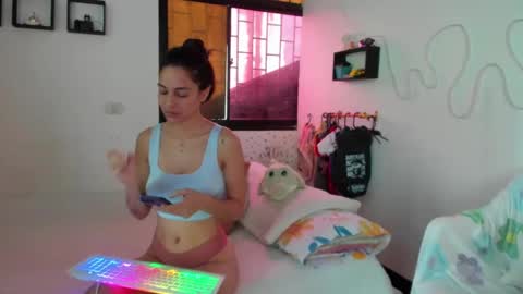 AmyEloise online show from 10/08/25, 02:36