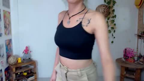 Snapshot of amy_mur chatting on 09/12/25, 06:30 amy mur online show from 09/12/25, 06:30