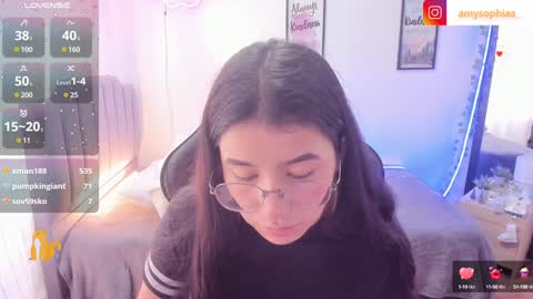 Snapshot of amy_sophiaa chatting on 01/07/25, 04:37 Amy sophia 3 online show from 01/07/25, 04:37