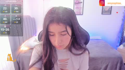 Snapshot of amy_sophiaa chatting on 01/17/25, 05:41 Amy sophia 3 online show from 01/17/25, 05:41