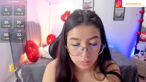Snapshot of amy_sophiaa chatting on 02/12/25, 02:32 Amy sophia 3 online show from 02/12/25, 02:32