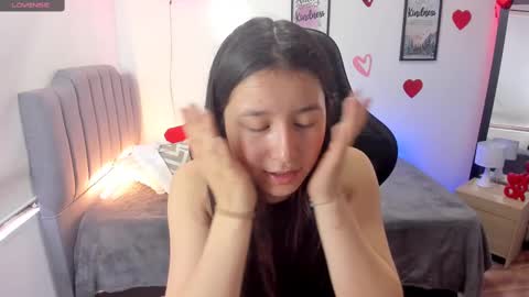 Snapshot of amy_sophiaa chatting on 02/20/25, 01:40 Amy sophia 3 online show from 02/20/25, 01:40