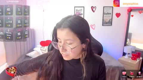Snapshot of amy_sophiaa chatting on 02/22/25, 03:03 Amy sophia 3 online show from 02/22/25, 03:03