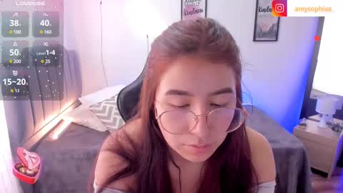 Snapshot of amy_sophiaa chatting on 02/26/25, 02:57 Amy sophia 3 online show from 02/26/25, 02:57