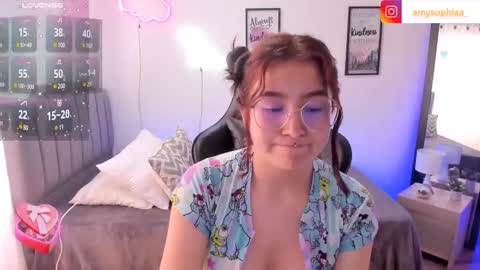 Snapshot of amy_sophiaa chatting on 03/07/25, 07:16 Amy sophia 3 online show from 03/07/25, 07:16