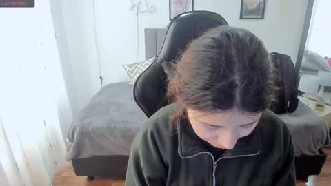 Snapshot of amy_sophiaa chatting on 10/01/25, 12:22 Amy sophia 3 online show from 10/01/25, 12:22