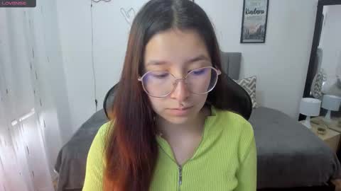 Snapshot of amy_sophiaa chatting on 10/06/25, 12:57 Amy sophia 3 online show from 10/06/25, 12:57