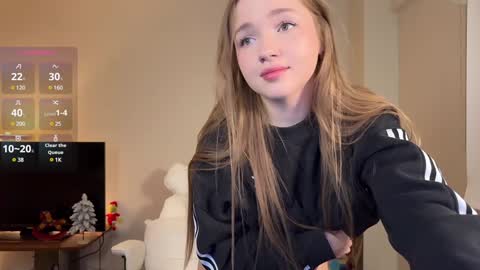 Snapshot of amyjj chatting on 12/23/24, 06:22 Amy online show from 12/23/24, 06:22