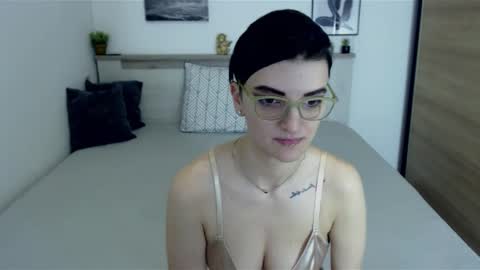 Snapshot of amylexy chatting on 01/14/25, 08:31 Hi there guys My pleasure in your hands pvt is open online show from 01/14/25, 08:31