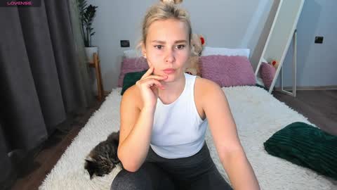 Snapshot of amymilson chatting on 02/07/25, 05:40 amymilson online show from 02/07/25, 05:40