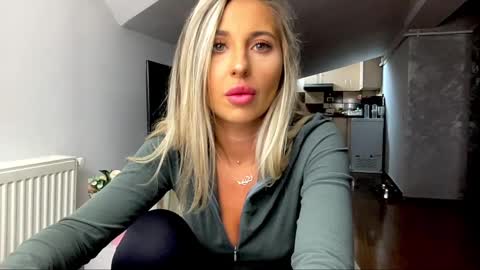 amyroberta92 online show from 12/30/24, 09:59