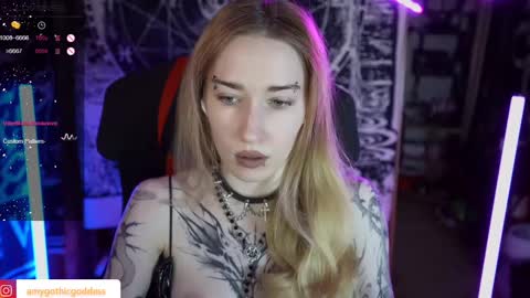 Snapshot of amywhitenessxx chatting on 03/01/25, 01:07 Amy switch Goddess divine Mistress online show from 03/01/25, 01:07