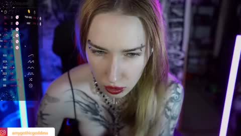 Snapshot of amywhitenessxx chatting on 03/02/25, 01:16 Amy switch Goddess divine Mistress online show from 03/02/25, 01:16