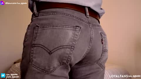 Snapshot of an_expose chatting on 10/23/25, 05:01 an expos online show from 10/23/25, 05:01