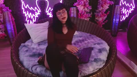 Ana online show from 11/12/25, 08:41