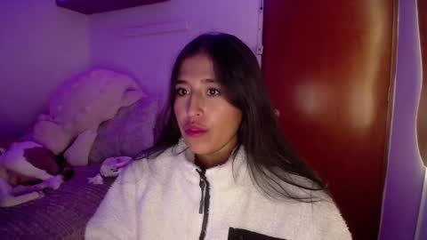 Snapshot of ana_m_ chatting on 02/04/25, 04:37 Ana online show from 02/04/25, 04:37