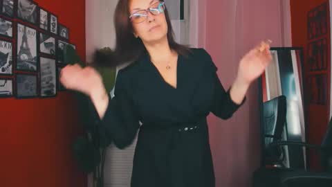 Ana online show from 09/10/25, 10:04