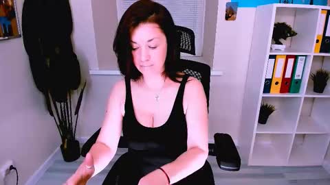 Ana online show from 10/30/25, 10:16