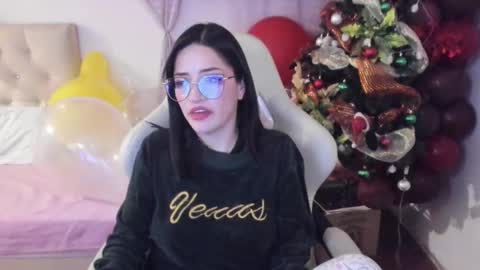 Snapshot of ana_ruuh chatting on 12/21/24, 07:27 Im anna but you can call me as you want online show from 12/21/24, 07:27