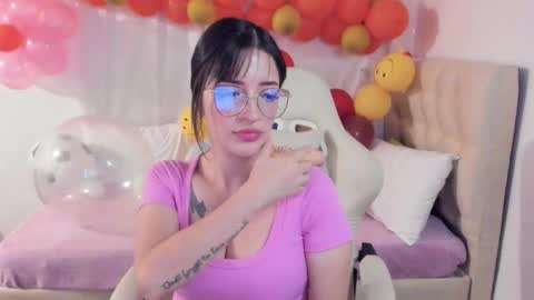 Snapshot of ana_ruuh chatting on 03/09/25, 12:10 Im anna but you can call me as you want online show from 03/09/25, 12:10