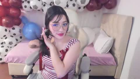 Snapshot of ana_ruuh chatting on 09/10/25, 07:47 Im anna but you can call me as you want online show from 09/10/25, 07:47