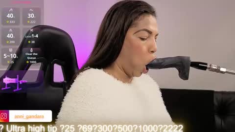 anabel alice gandara  online show from 10/28/25, 11:25