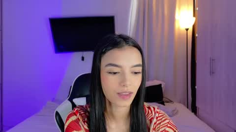 Snapshot of anabelwolf chatting on 09/30/25, 02:00 ANABEL WOLF online show from 09/30/25, 02:00