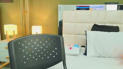 Anahi  online show from 10/26/25, 08:04