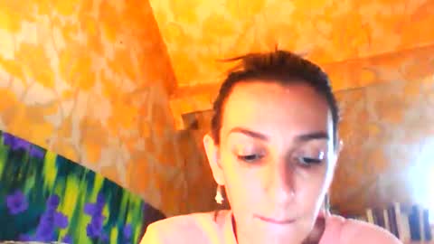 Snapshot of anais2405 chatting on 10/20/25, 12:49 anais2405 online show from 10/20/25, 12:49