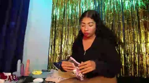 Snapshot of anais__cooper_ chatting on 01/14/25, 10:02 anais cooper online show from 01/14/25, 10:02