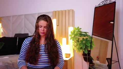 Snapshot of anaise_latif chatting on 10/03/25, 11:29 Anaise online show from 10/03/25, 11:29
