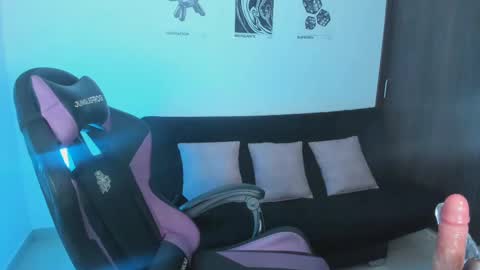 Snapshot of anakiss1 chatting on 03/07/25, 06:13 help me to get 100 thumps up online show from 03/07/25, 06:13